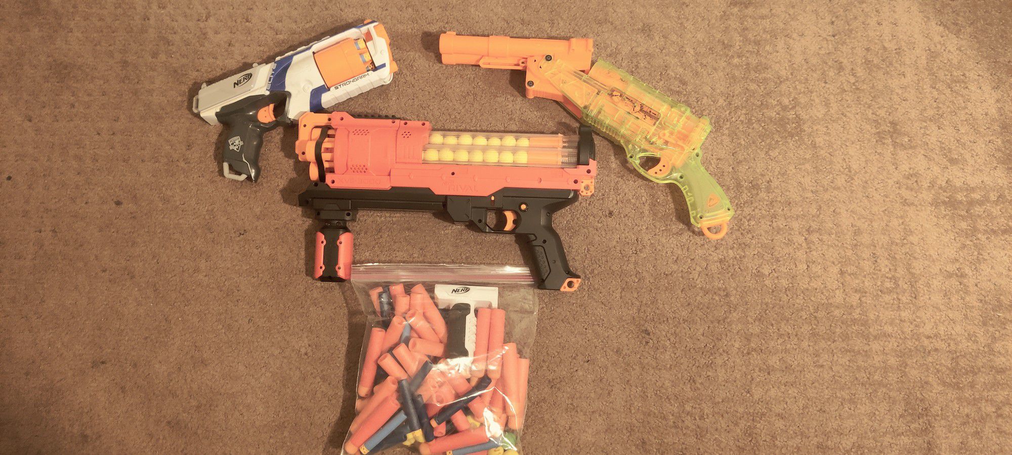 Nerf Guns 3 Pieces Plus Different Nerf Ammo 