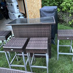 Outdoor Bar And 4 Stools