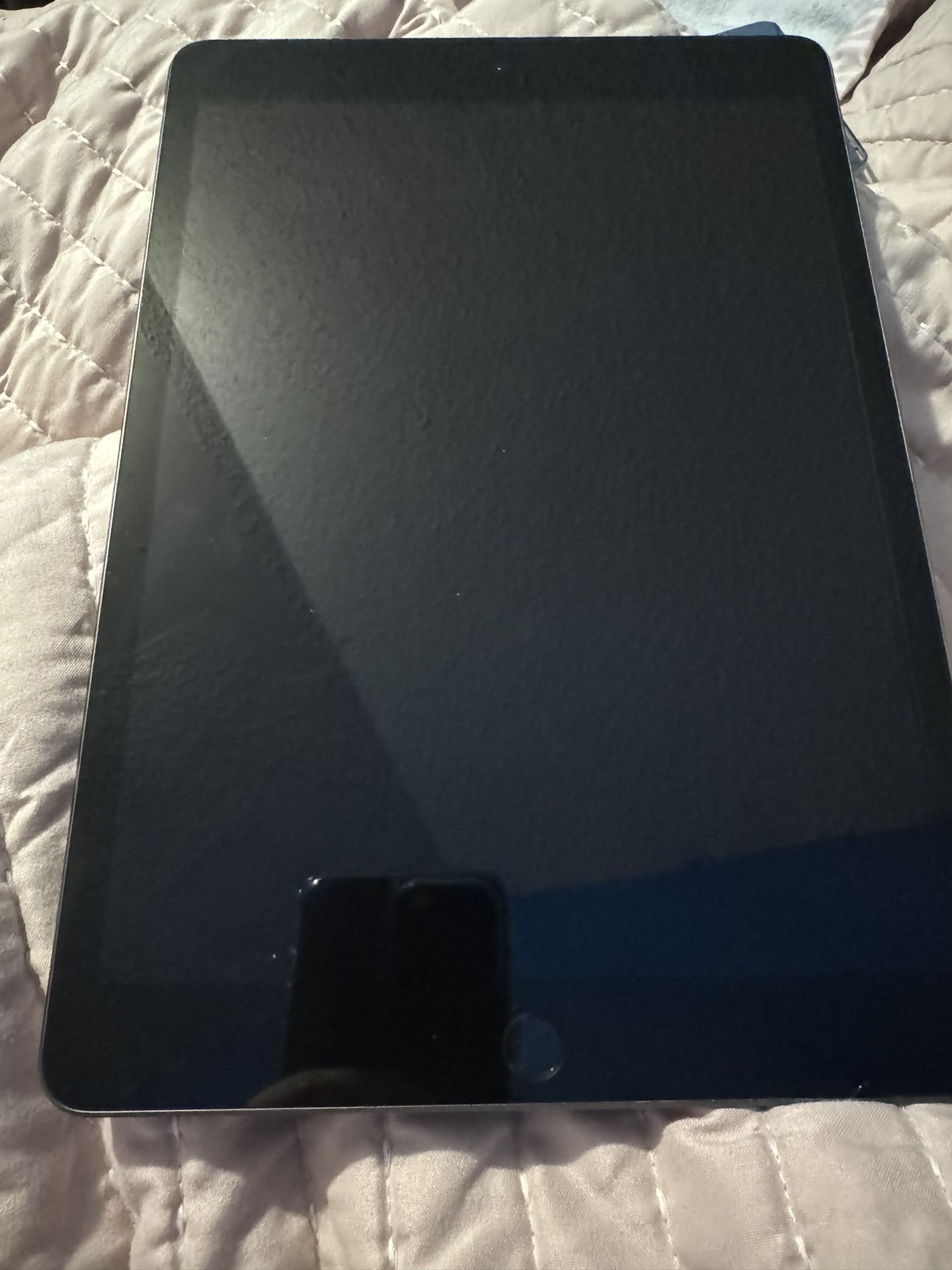 iPad 9th Gen Used With Box 10.2 Inch. 