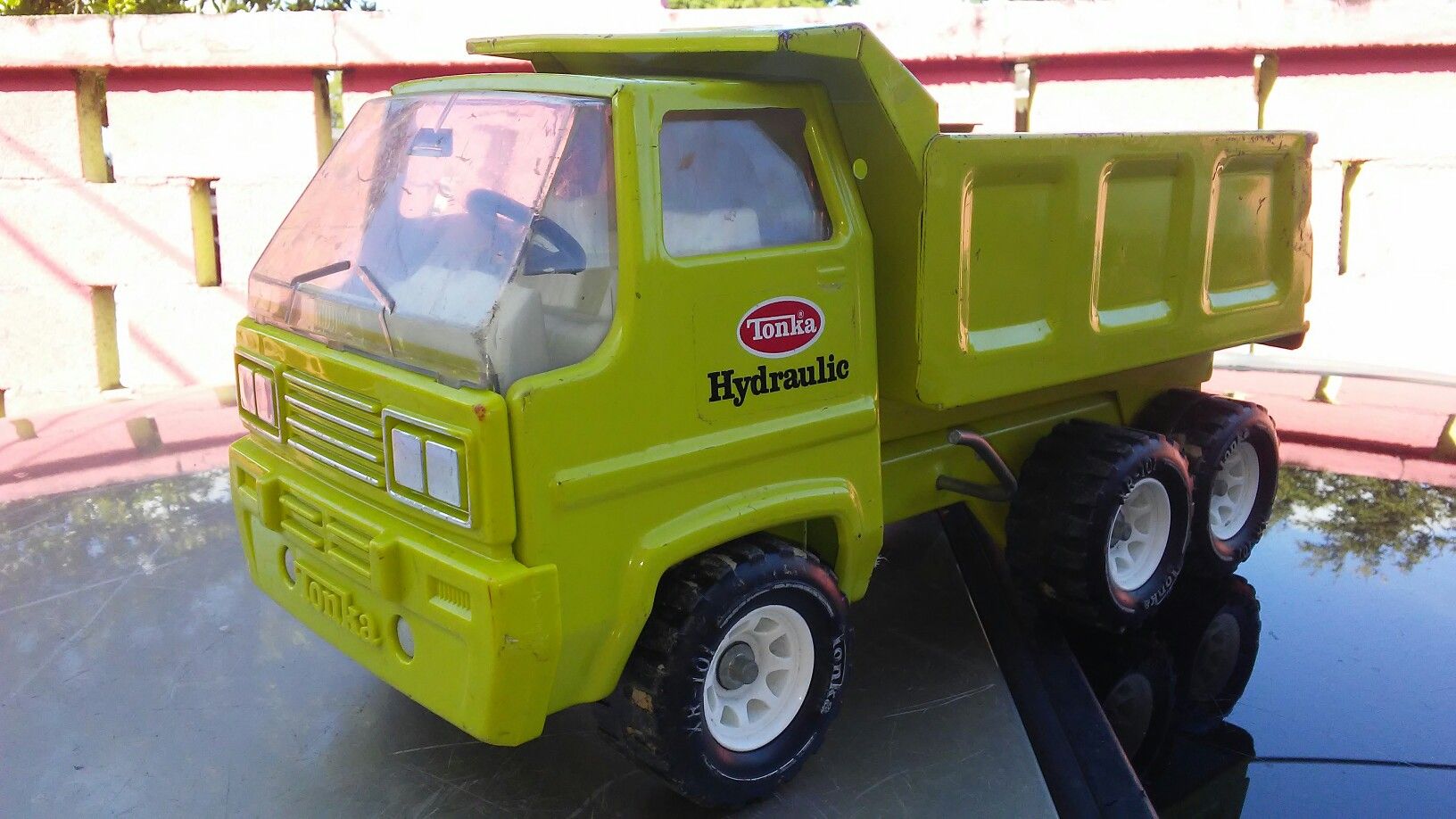 Rare Lime Green Tonka 6 Wheel Hydraulic Dump Truck