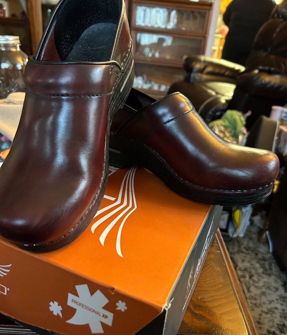 Dansko Clogs 39 Brand New