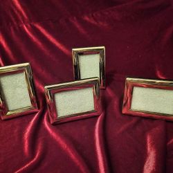 4 Mini Picture Frames