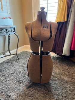 Manikin  Vintage Semesters 