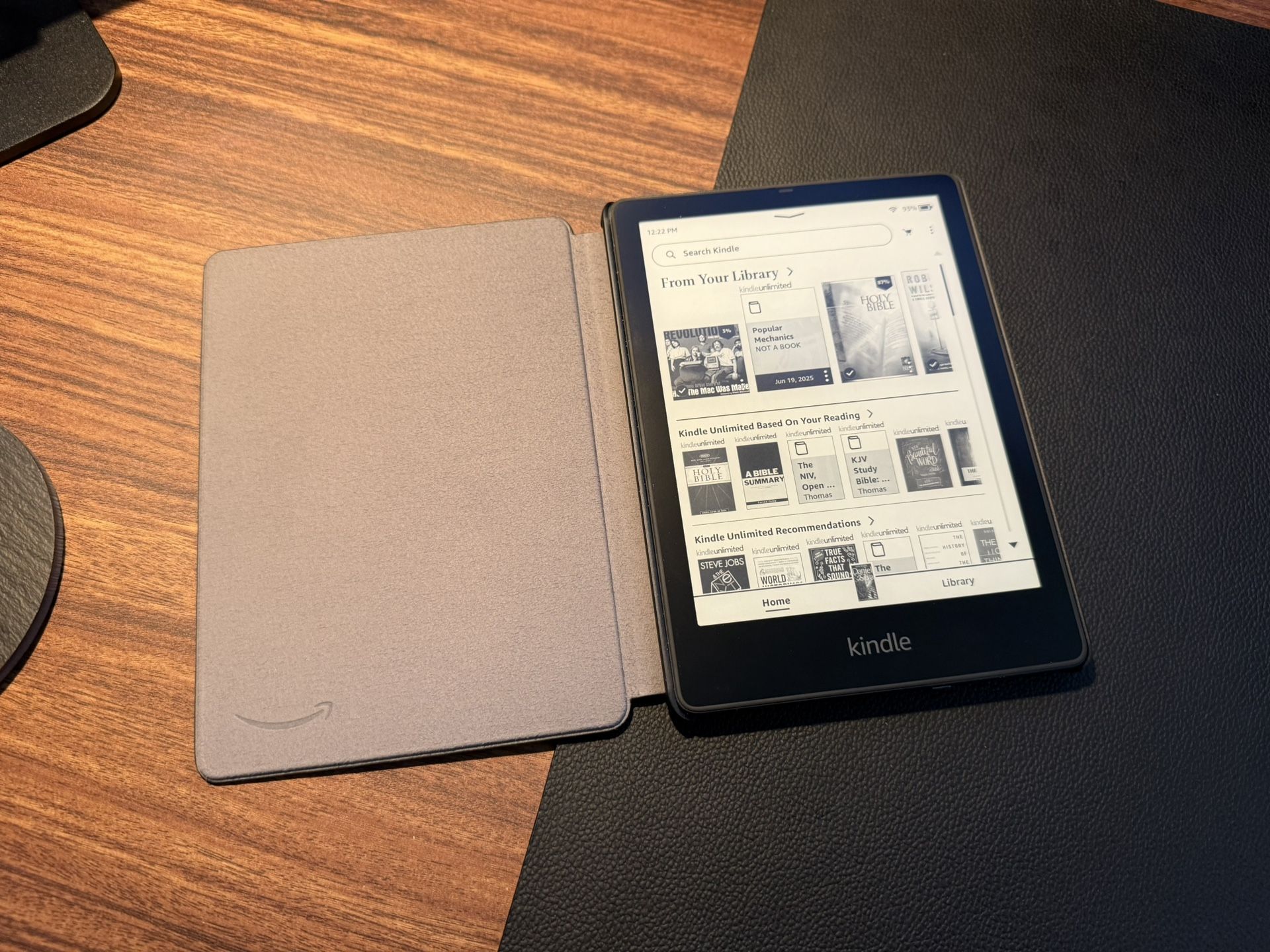 Kindle Paperwhite 32gb with Cover and Wireless Charging Stand