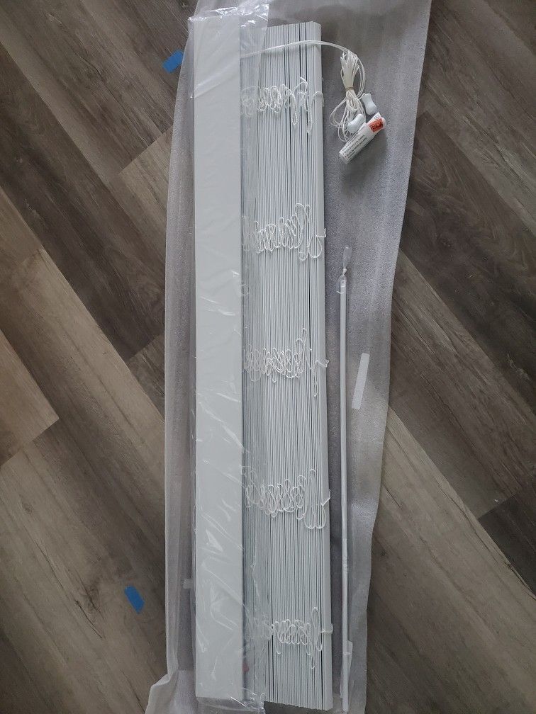 New 48 White Window Mini Blind