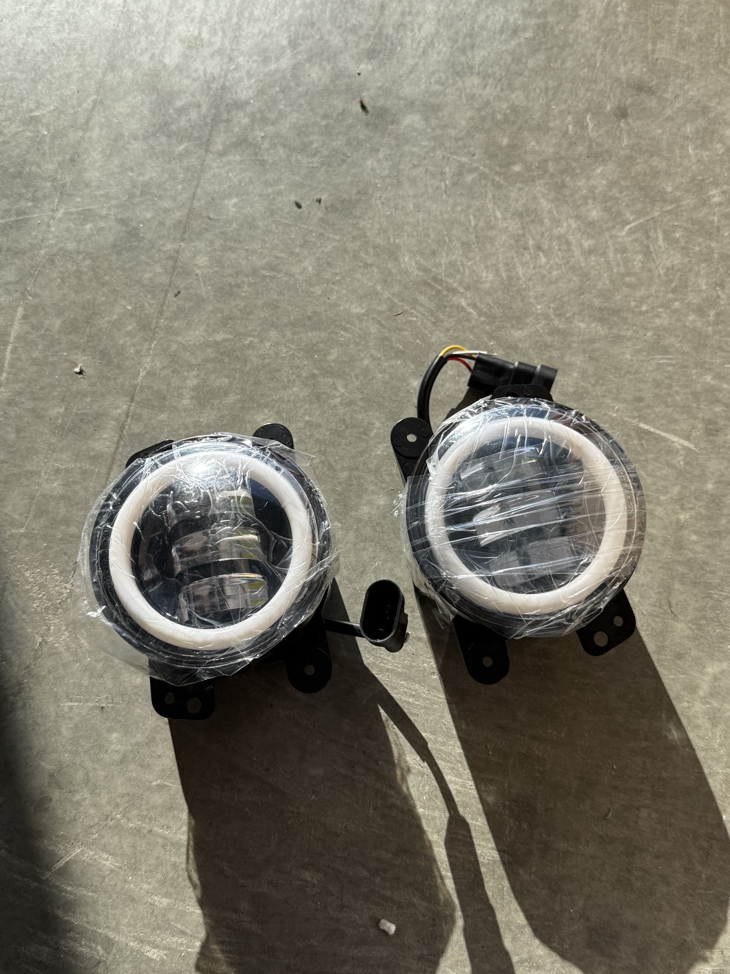 Brand New For Chrysler (contact info removed) 06 07 08 09 10 LED Halo Bumper Fog Lights Driving Lamps