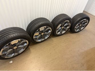 245/45R18
