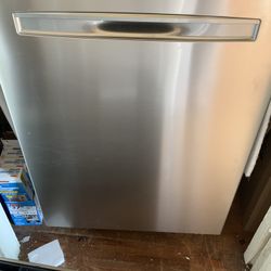 Frigidaire Top Control 24in Built-in Dishwasher