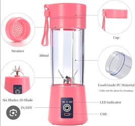 Portable rechargeable blender