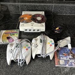 Sega Vintage Dreamcast System With two controllers cords Four games