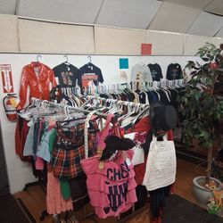 Vintage Clothing, Hats, Stereo Equipment, Toys, Barbies, Monster High, Bratz 