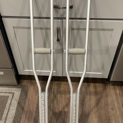 Adjustable Crutches 