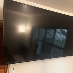 TCL Smart TV With Roku 