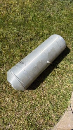 Gas tank