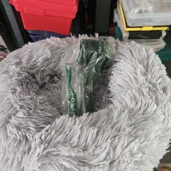 Small Pet Bad That Attaches To Desk Or Table