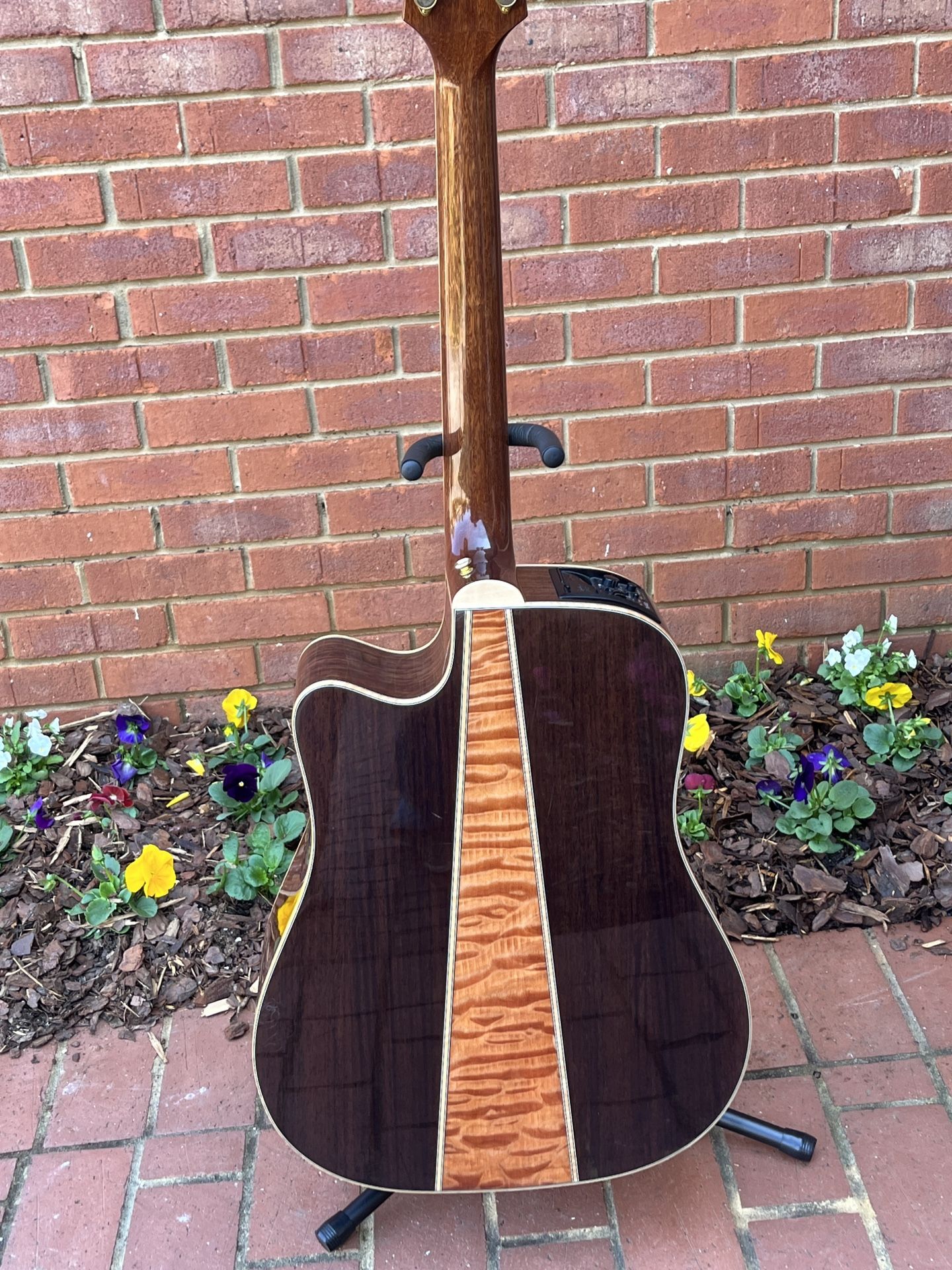 Takamine GD93ce Acoustic/Electric W/Padded Gig Bag