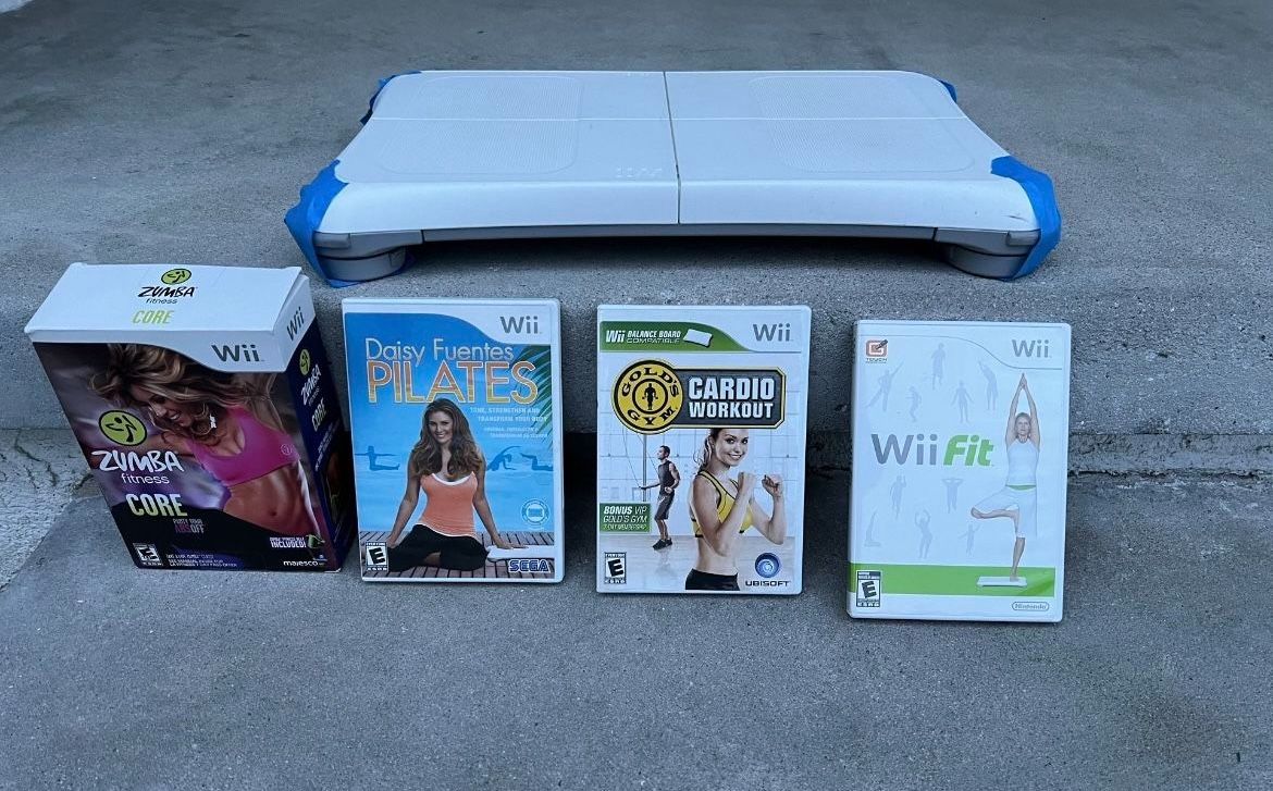 Wii Fitness board And Games