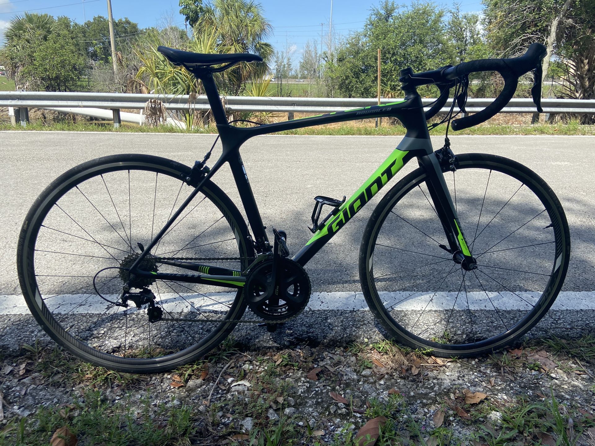 2018 Giant TCR Advanced 2 size ML 55 cm Road Bike