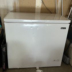 Deep freezer 