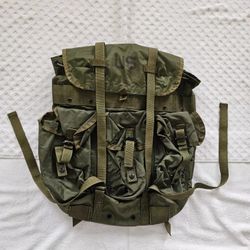 Vintage Military Ruck Saks Two Styles 