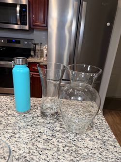 Set of 2 Clear Glass Flower Vases