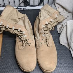 Military USGI jungle Style Wellco Tan Boots 13R