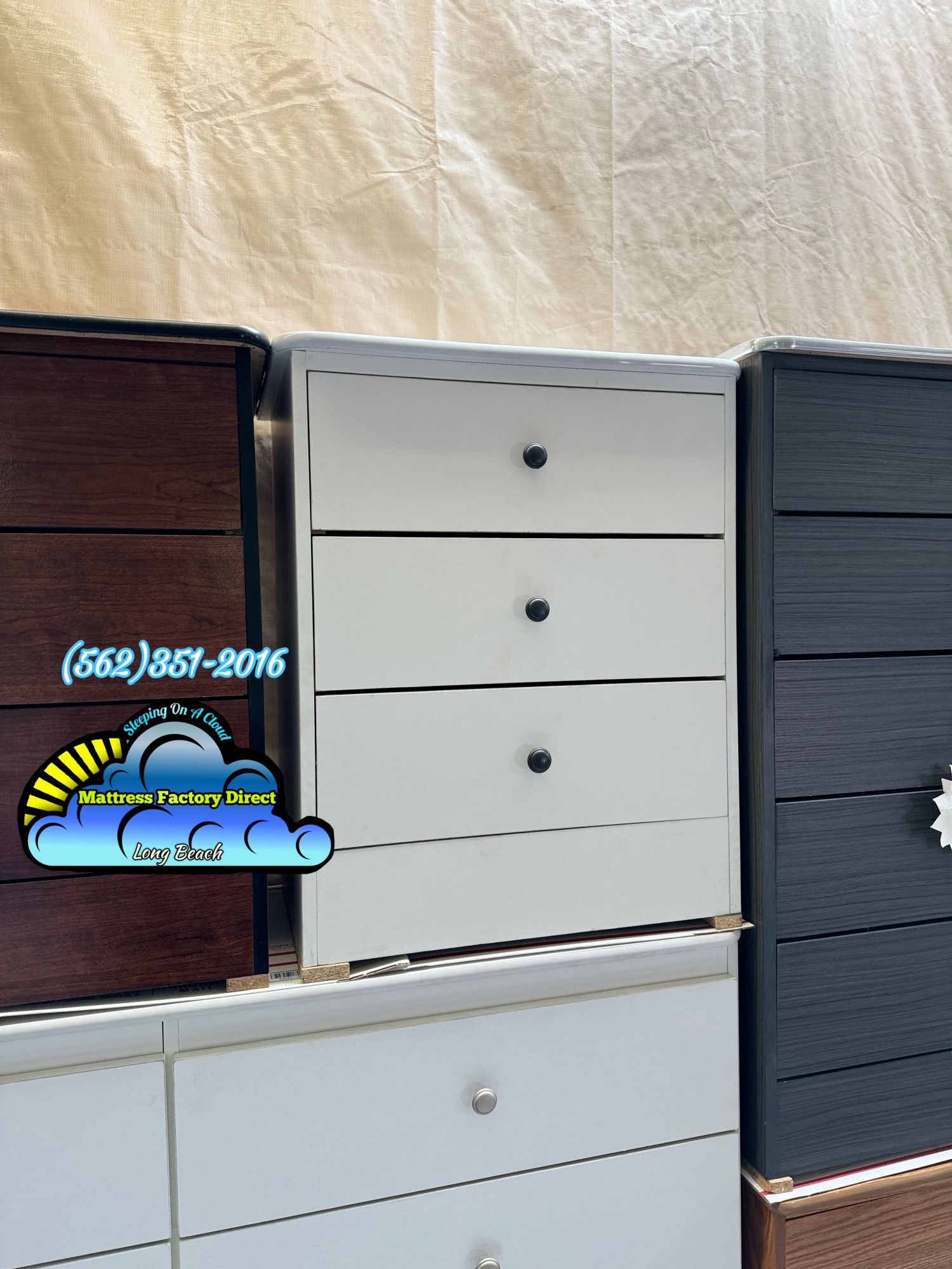 Three Drawer White Compressed Dresser Chest Mueble
