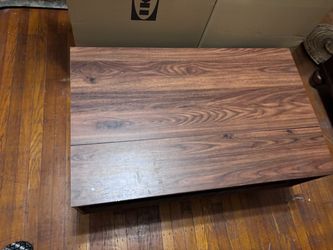 Lift top coffee table