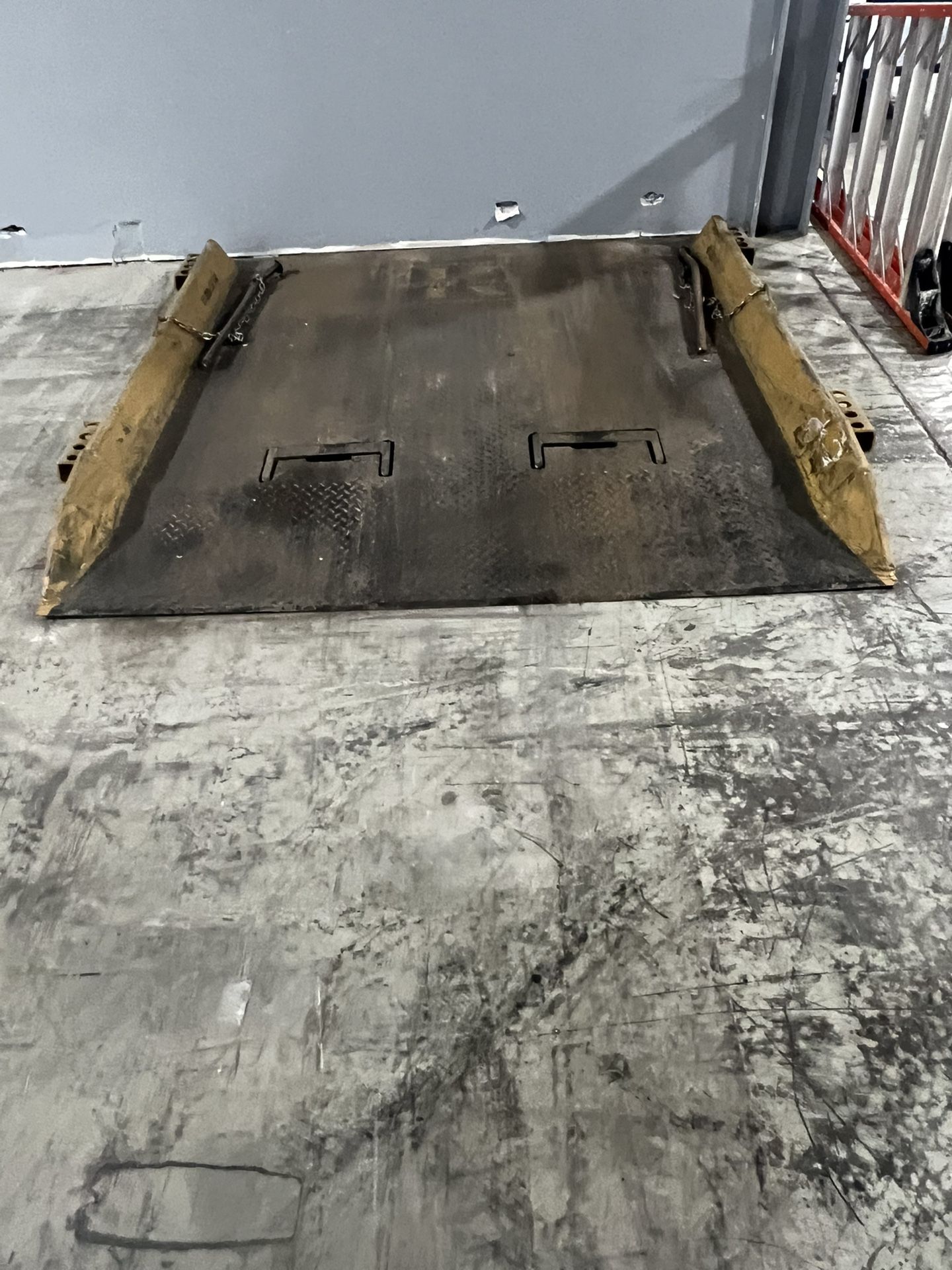 20000 Pound Dock Plate (contact info removed)
