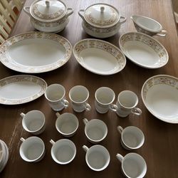 Wallace Heritage Daphne Fine China