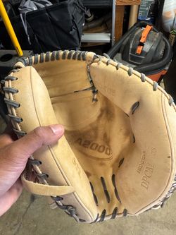 A2000 Catchers Glove
