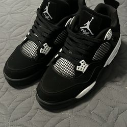 MEN SIZE 10 JORDAN 4 WHITE THUNDERS A NO BOX!