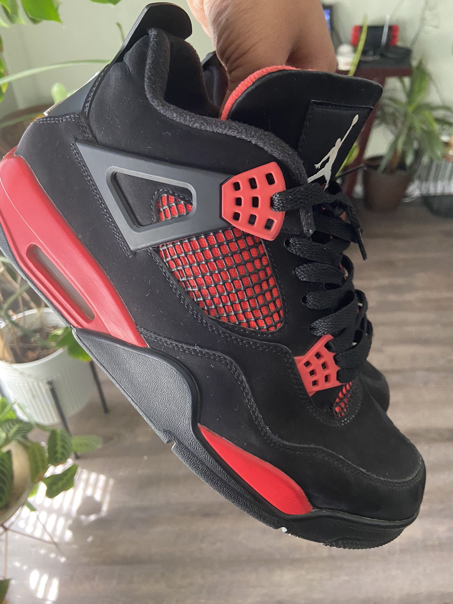 Jordan 4 Thunder Red