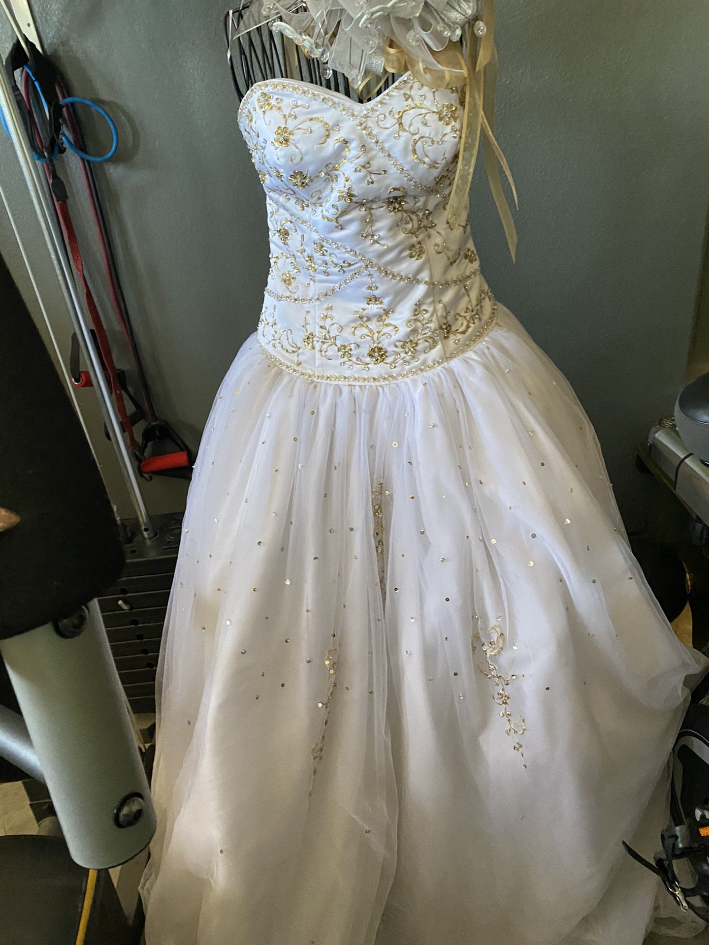 Wedding dress /