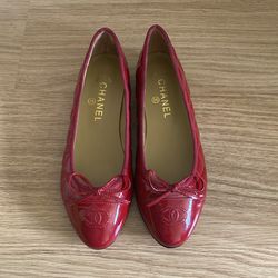 Chanel Burgundy Patent Leather Ballets Flats Sz 38 Euro/ Sz 7.5 US