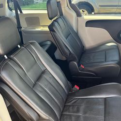 2012 Chrysler Town & Country