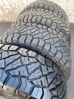 295/70R18 Nito redgegrapler Set of 4 All-Terrain Truck Tires