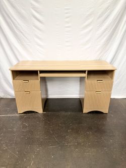 Computer desk , light brown *Delivery Included*