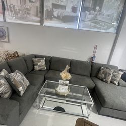 🩶3oc sectional w/ chaise🩶