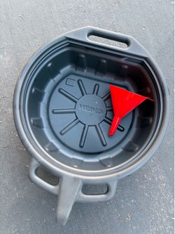 Neiko 2-Gallon Oil Drain Pan and Funnel Set