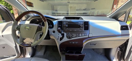 Toyota Sienna 2014 miles 118000