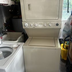 27 Stackable Washer And Dryer 