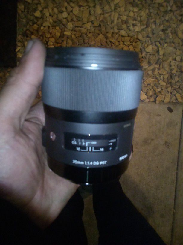 Sigma 35mm Camera Lens