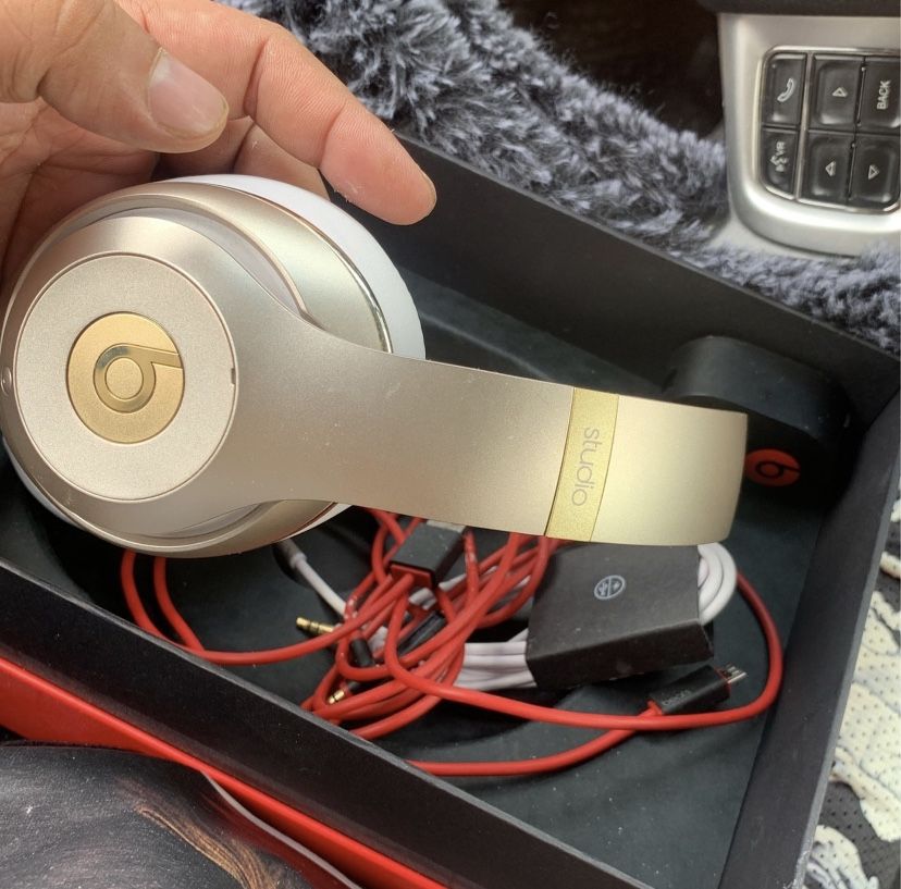 Gold Studio Dre Beats