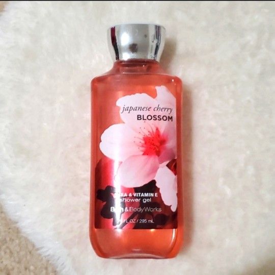 BBW "Japanese Cherry Blossom" shower gel
