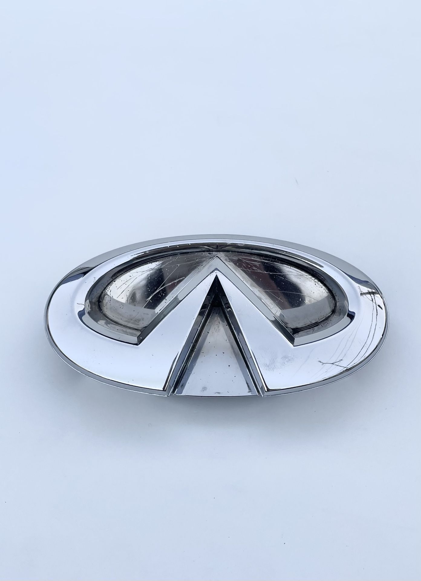 2005-2006 Infiniti G35 Sedan Front Grill Emblem OEM 62890-AC700