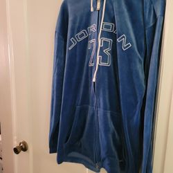 Retro Blue  NIKE Valour Jordan Outfit SIZE: Medium With Matching Beenie. 💙