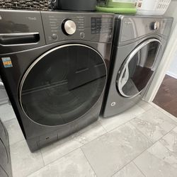 Washer (LG) & Dryer (Whirlpool)
