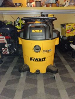 DeWalt 12 gal vac