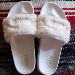 Puma By Rihanna Women's Fenty Lead Cat White Fur Slides